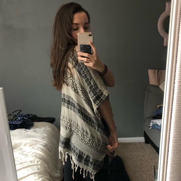 Printed shawl - Picture 3 of 4